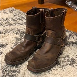 FRYE Harness Mid Boots Size 7.5